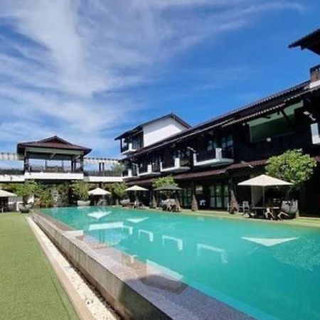 Villa D'Acqua Resort Masjid Tanah Luaran gambar